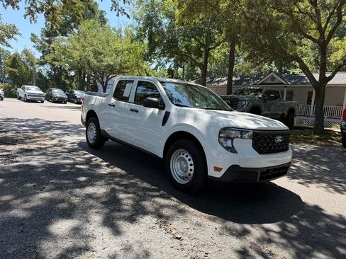Used 2025 Ford Maverick XL FWD image 3