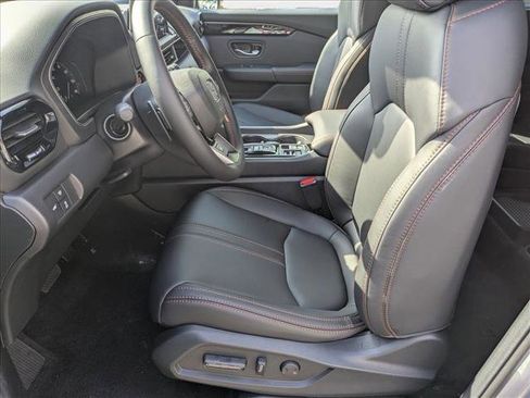 New 2025 Honda Pilot TrailSport image 4