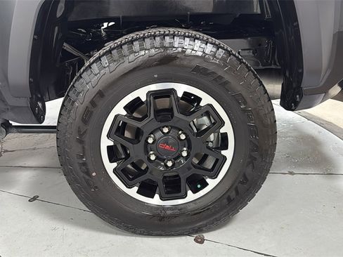 Certified 2025 Toyota Tacoma TRD Off-Road image 23