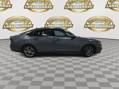 Used 2023 Honda Accord EX image 4