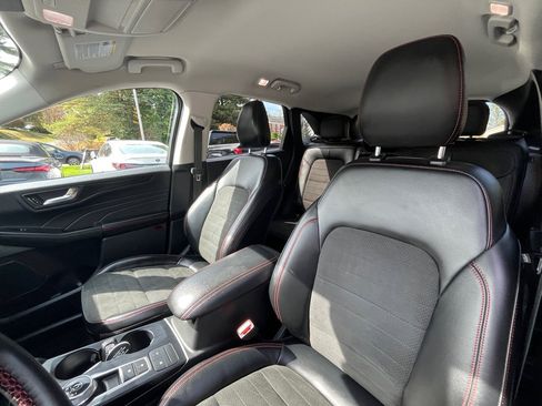 Used 2022 Ford Escape SEL w/ SEL Stealth AWD Package image 18