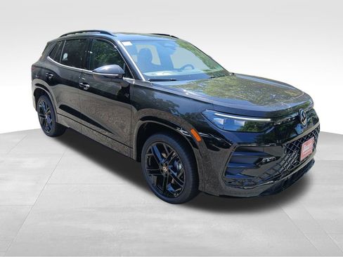 New 2025 Volkswagen Tiguan SE R-Line image 7