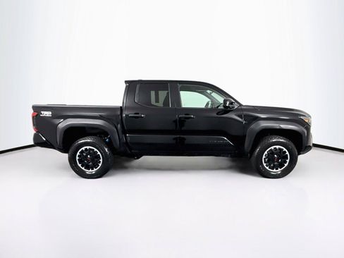 Used 2024 Toyota Tacoma TRD Off-Road AWD/4WD image 10