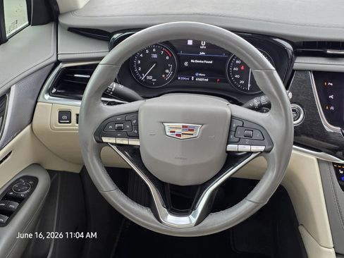 Used 2023 Cadillac XT6 Premium Luxury w/ Technology Package FWD image 28