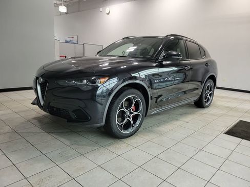 Used 2024 Alfa Romeo Stelvio Ti image 8
