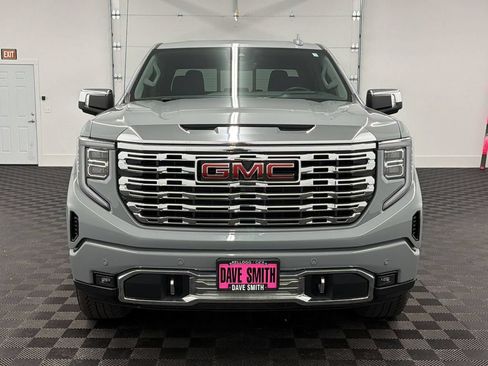 Used 2025 GMC Sierra 1500 Denali w/ Technology Package AWD/4WD image 6