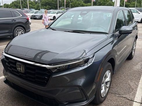 Used 2023 Honda CR-V LX image 4