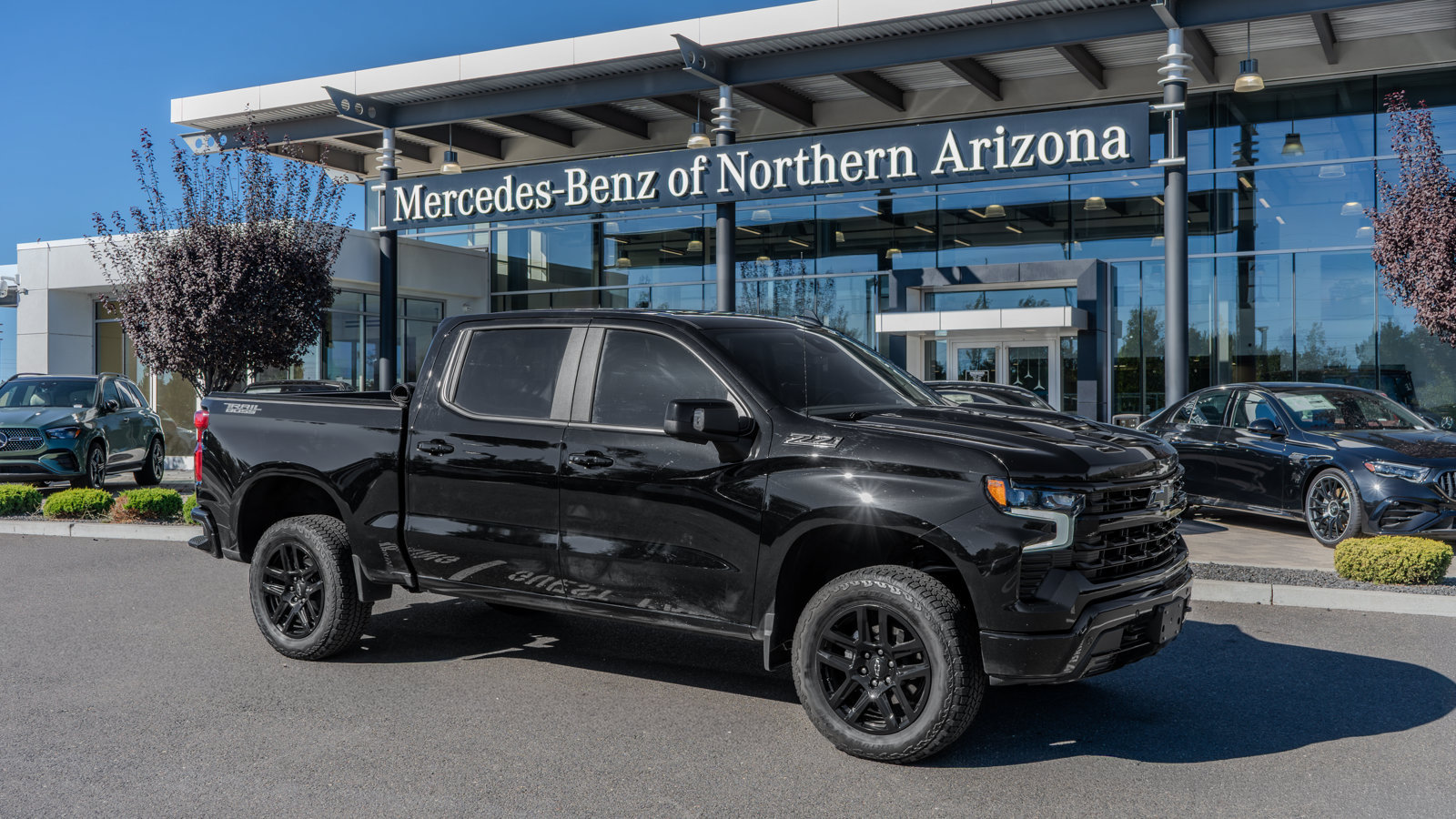 Used 2026 Chevrolet Silverado 1500 LT Trail Boss w/ LT Trail Boss Premium Package AWD/4WD image 1