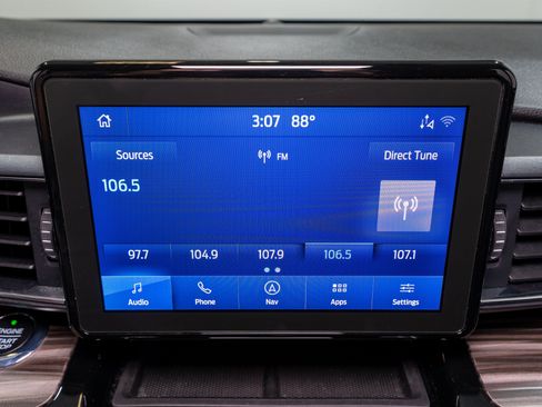Used 2021 Ford Explorer Limited w/ Equipment Group 301A RWD image 19