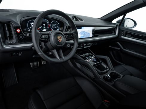 New 2026 Porsche Cayenne S image 4