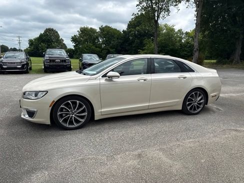 Used 2018 Lincoln MKZ Select w/ Technology Package AWD/4WD image 2