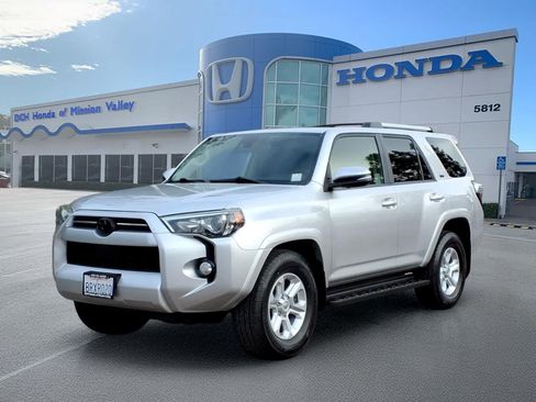 Used 2020 Toyota 4Runner SR5 Premium w/ Moonroof Package RWD image 1
