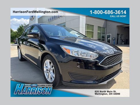 Used 2016 Ford Focus SE w/ SE Cold Weather Package FWD image 1