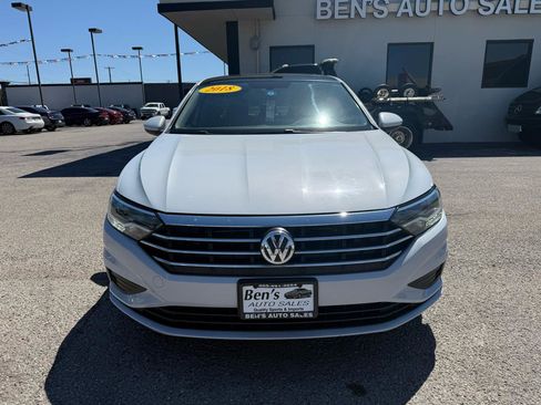 Used 2019 Volkswagen Jetta SE FWD image 3