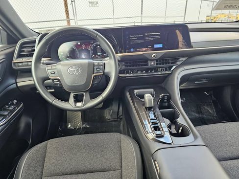 Certified 2024 Toyota Crown AWD/4WD image 17