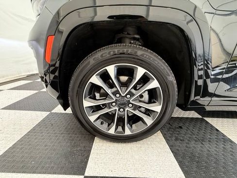 Used 2023 Jeep Grand Cherokee Overland w/ Advanced Protech Group III AWD/4WD image 10