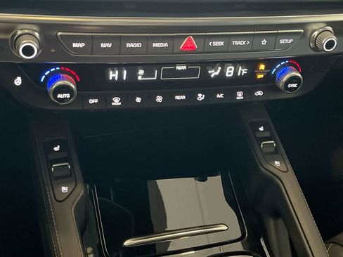 Used 2022 Kia Telluride SX w/ Nightfall Edition Package image 19