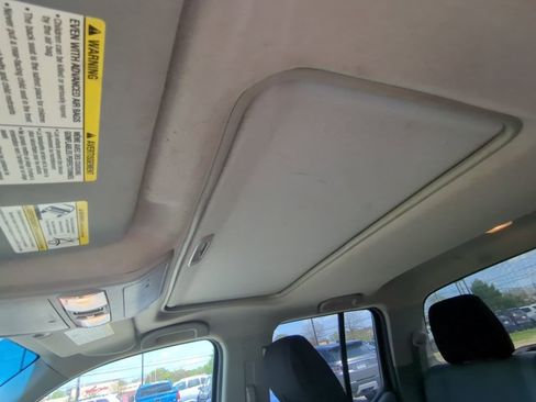 Used 2013 Nissan Frontier SL w/ Moonroof Pkg image 13