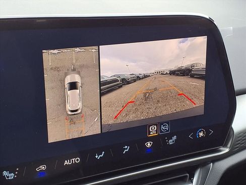 New 2026 Chevrolet Equinox EV LT image 20