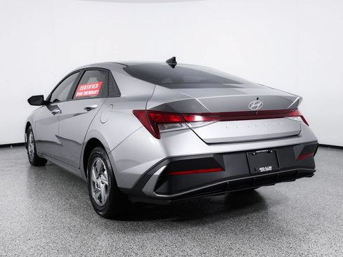 Used 2025 Hyundai Elantra SE FWD image 7