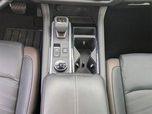 Used 2023 Nissan Pathfinder Platinum w/ Black Appearance Package image 21