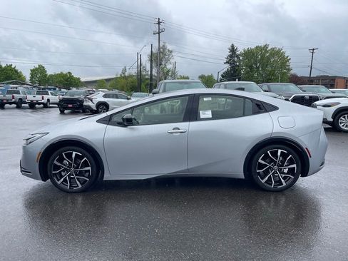 New 2026 Toyota Prius Plug-In Hybrid FWD image 5