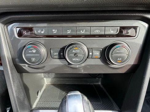 Used 2021 Volkswagen Tiguan SEL Premium R-Line image 32