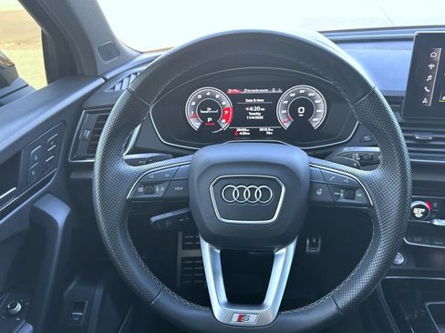 Used 2023 Audi SQ5 Prestige w/ Prestige Package image 11