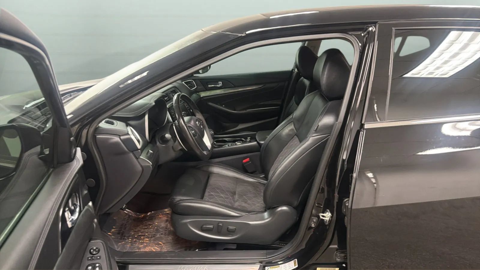 Used 2017 Nissan Maxima SR w/ Midnight Edition FWD image 21