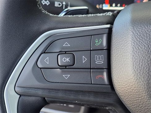 New 2025 Jeep Grand Cherokee Altitude image 25