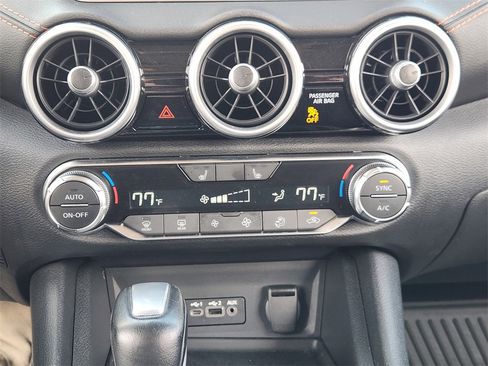 Used 2025 Nissan Sentra SR image 14