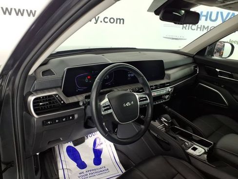Used 2024 Kia Telluride EX w/ EX Captain's Chair Package AWD/4WD image 13