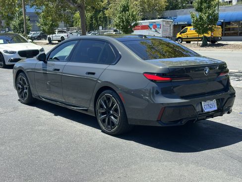 Used 2023 BMW 740i w/ Parking Assistance Package RWD image 12