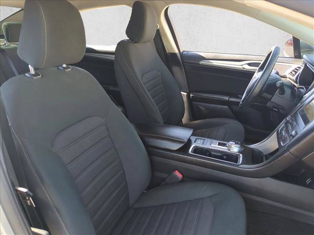Used 2020 Ford Fusion SE FWD image 21