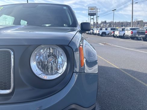 Used 2018 Jeep Renegade Sport w/ Power & Air Group image 10