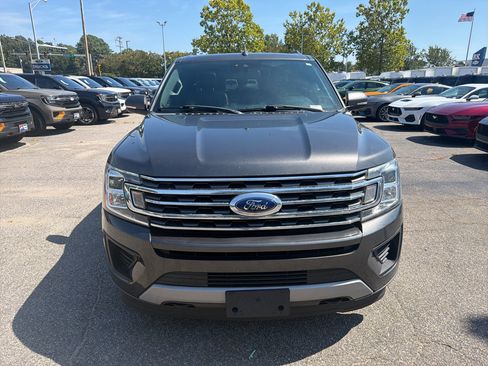 Used 2019 Ford Expedition Max XLT w/ Equipment Group 202A AWD/4WD image 2
