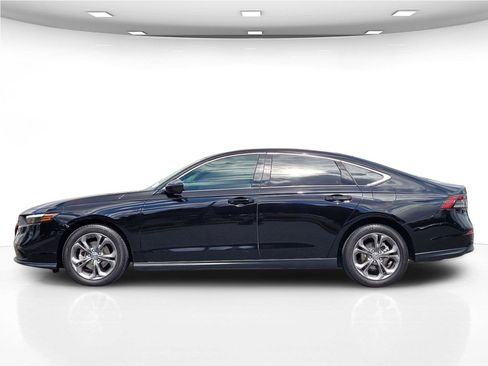 Used 2023 Honda Accord EX image 9