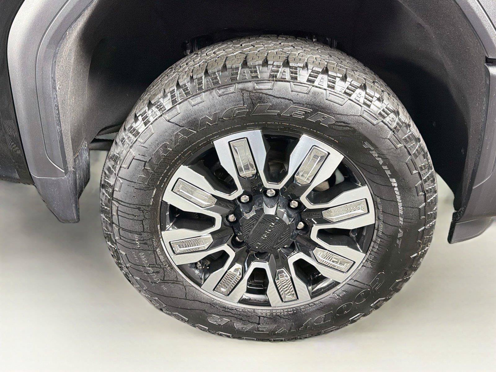 Used 2024 GMC Sierra 3500 Denali w/ Denali Reserve Package AWD/4WD image 37