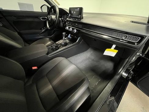 Used 2023 Honda Civic Sport image 9