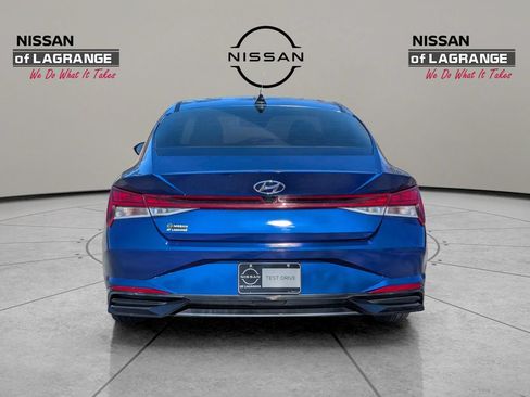 Used 2021 Hyundai Elantra SEL w/ Convenience + Premium Package FWD image 6