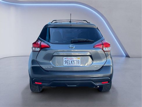 Used 2019 Nissan Kicks SV FWD image 5