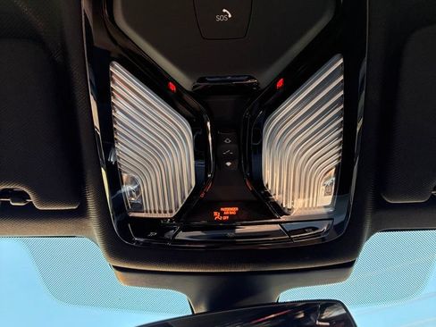 Used 2018 BMW 530i xDrive AWD/4WD image 38