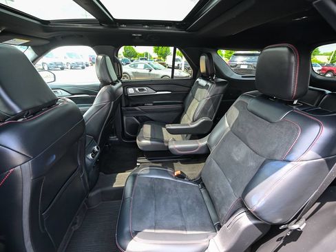 Certified 2025 Ford Explorer ST AWD/4WD image 23
