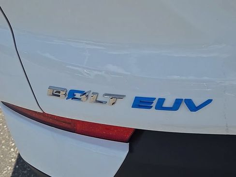 Used 2023 Chevrolet Bolt EUV Premier w/ Sun & Sound Package FWD image 33
