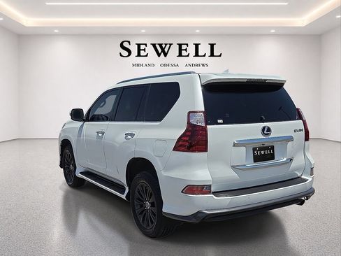 Used 2022 Lexus GX 460 Premium w/ Accessory Package AWD/4WD image 3