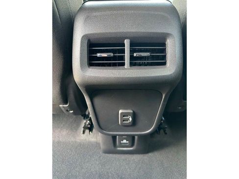 Used 2024 Chevrolet Equinox LT AWD/4WD image 16