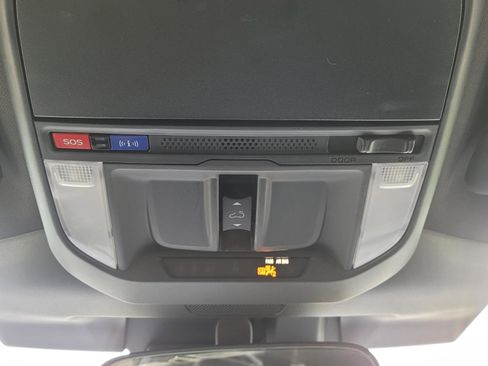 Used 2025 Subaru Forester Premium AWD/4WD image 30