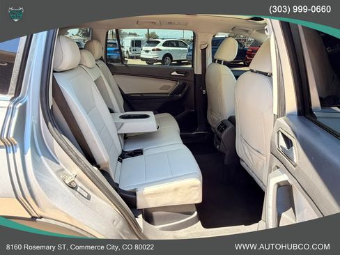 Used 2020 Volkswagen Tiguan SE w/ Panoramic Sunroof Package AWD/4WD image 12