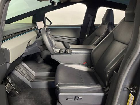 Used 2024 Tesla Cybertruck AWD Crew Cab image 12