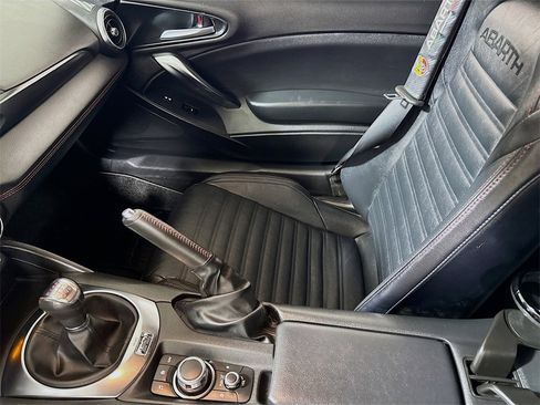 Used 2019 FIAT 124 Spider Abarth w/ Convenience Group image 20